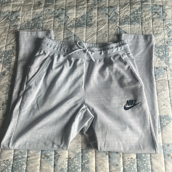 Men’s Nike jogger - medium - Picture 2 of 5